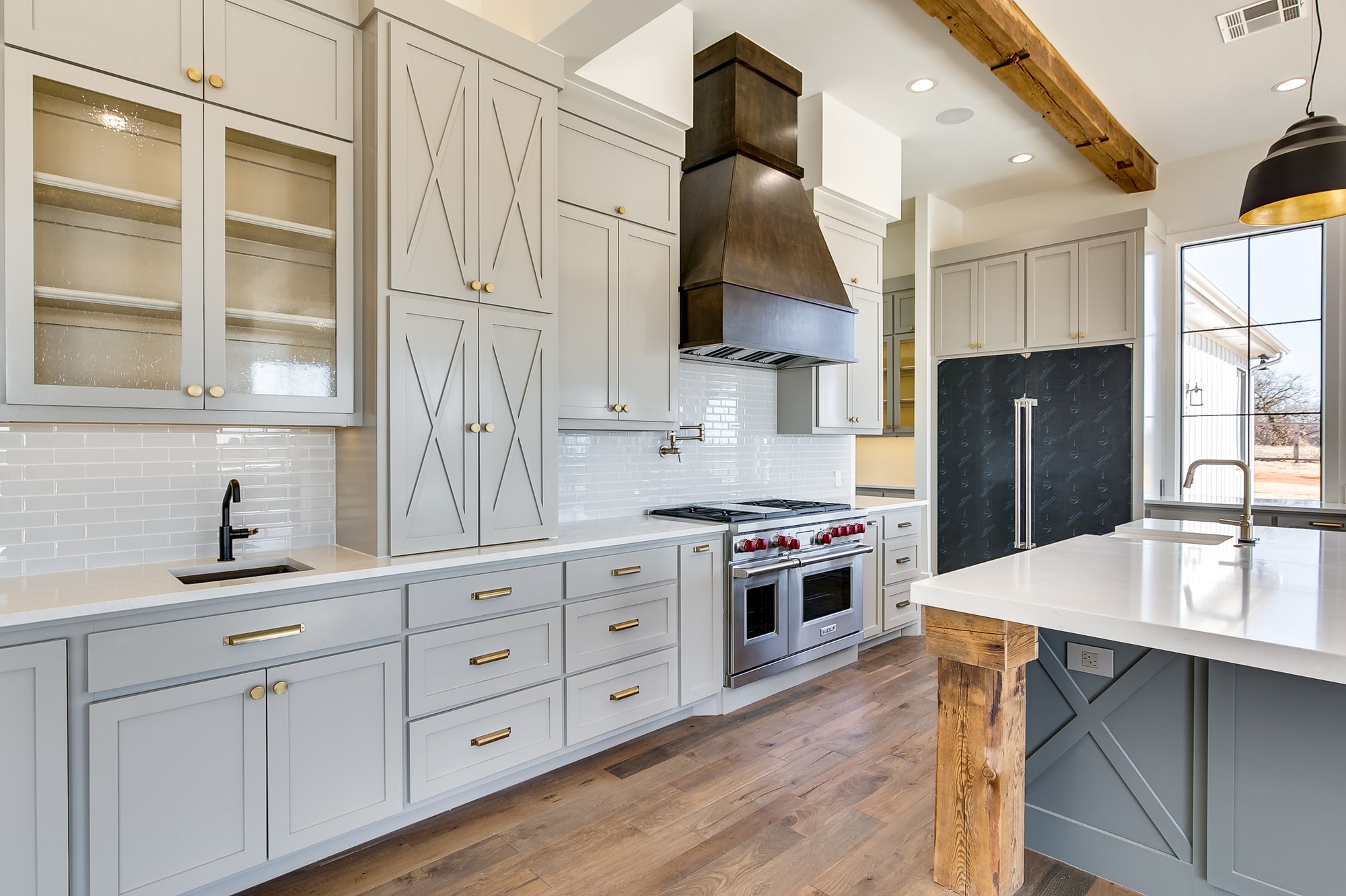 Cabinets_Detailed_Knobs_Kitchen_Bailey